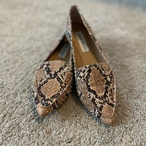 New Steve Madden Flats- size 5